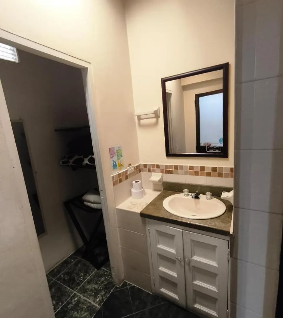 Hotel Quinta Avenida 메딜린